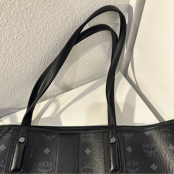 MCM PRODUCTS TOTE SHOPPER LARGE BLACK USA INC CORE MWPAAVI01 MSRP $1,550 - Picture 5 of 16